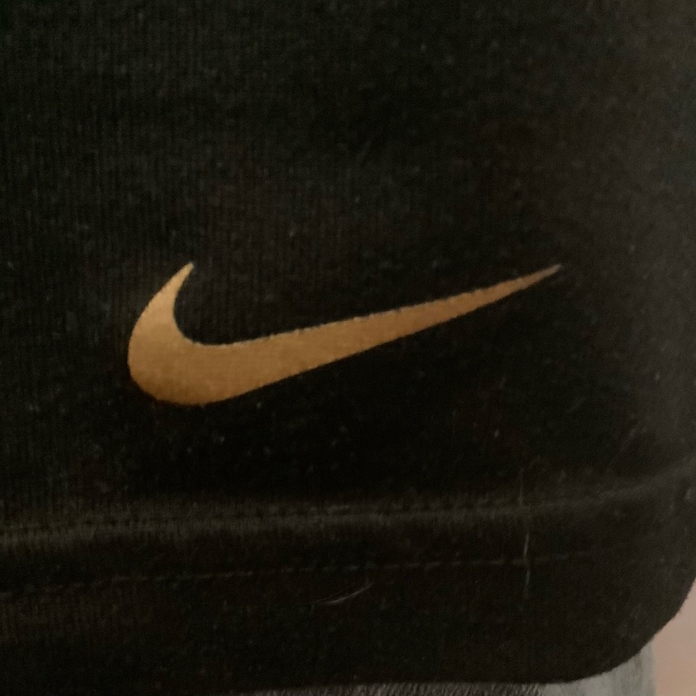 Boys' L Nike Lightweight Black And Gold Medal Print "Just Do It" Dri-FIT T-Shirt - Picture 5 of 8